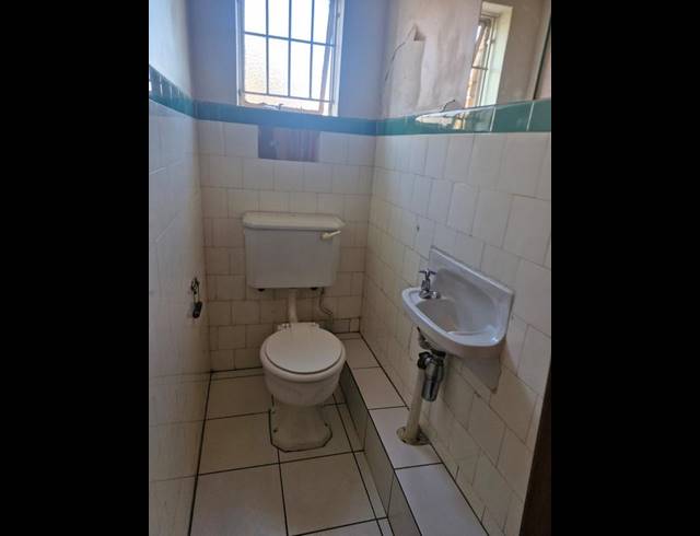 2 BEDROOM HOUSE FOR SALE IN BEZUIDENHOUT VALLEY